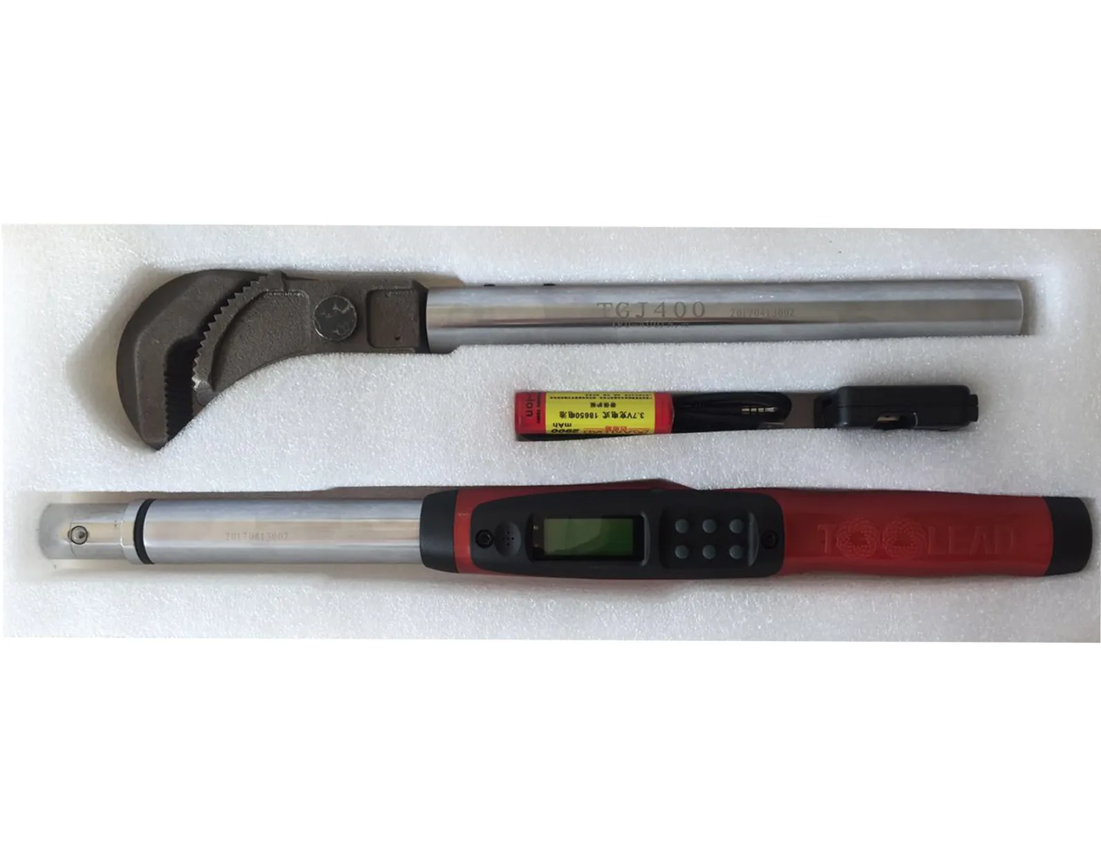 Digital display torque wrench