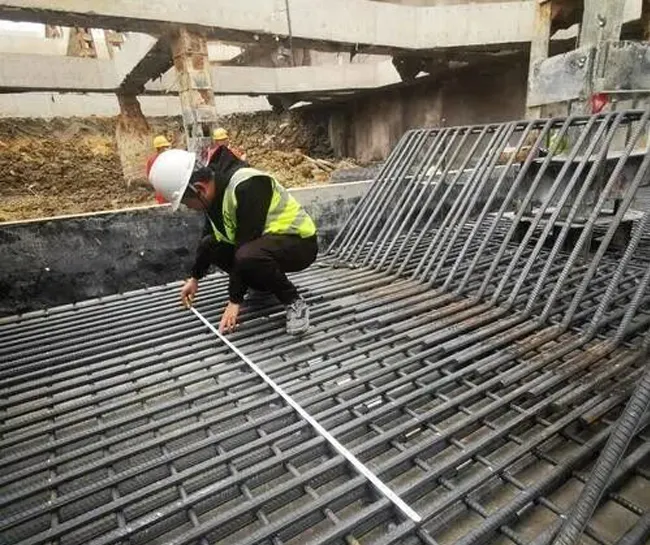 What Makes the Forward-Reverse